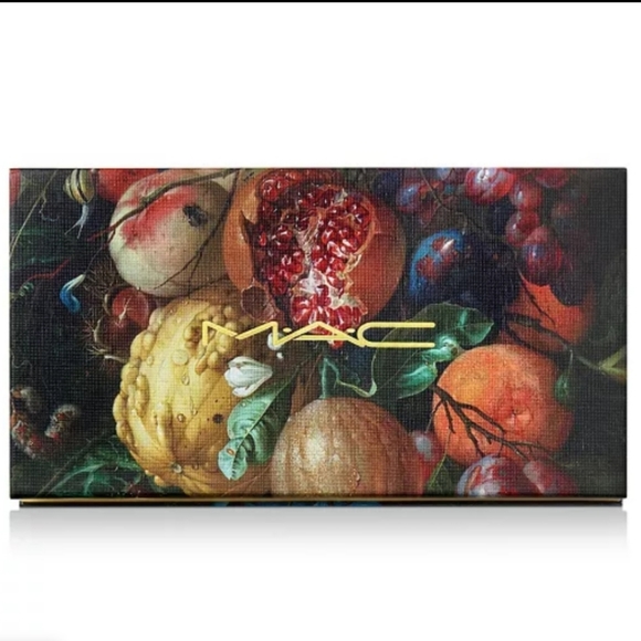 Mac "Feast Your Eyes" Eyeshadow Palette - Picture 10 of 14